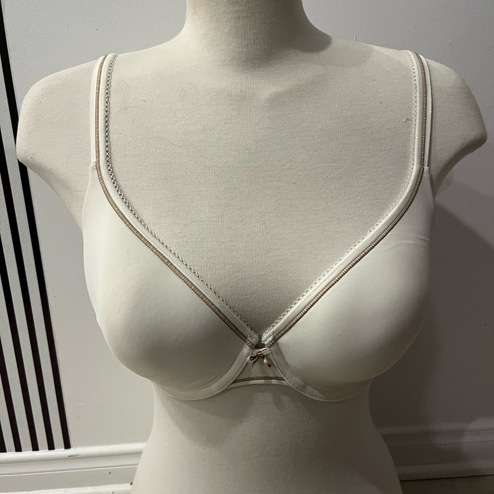 DKNY Cream Bra with Subtle Detailing